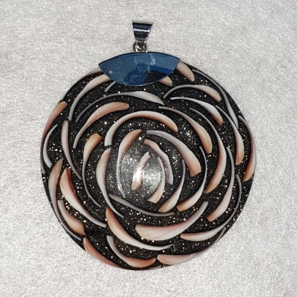 3’’ Bold Unique Vintage 925 Sterling Silver Seashell Inlay Rose Pendant – 26.36g - Picture 5 of 13